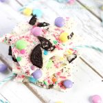 Make this easy and delicious Easter Oreo Bark in less than 5 minutes. It's simple and irresistible and great for Easter brunch!