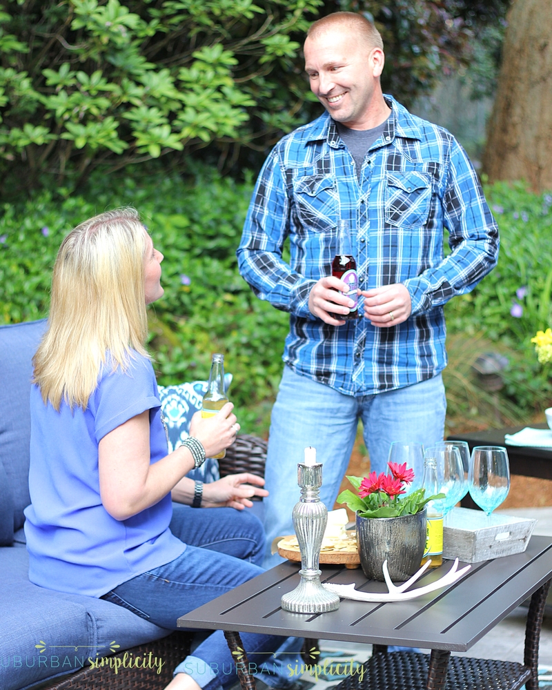 You can totally do a Backyard Patio Makeover in One Afternoon! Update and refresh for a new outdoor living space.