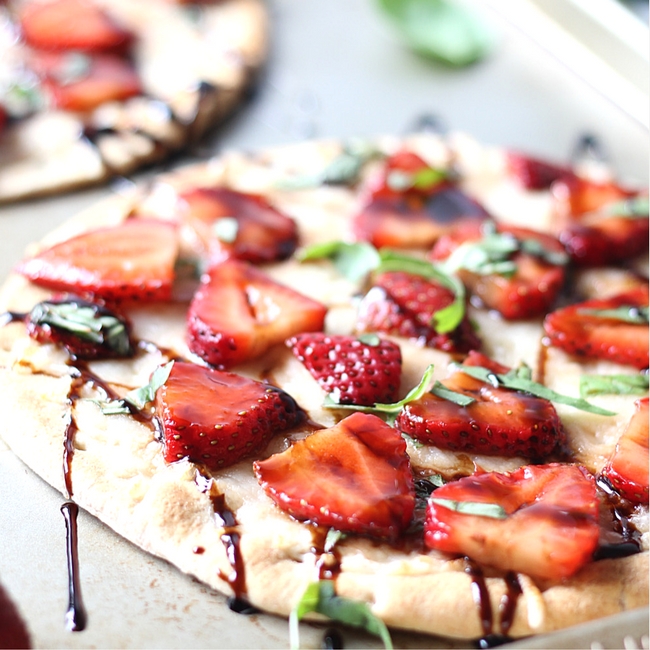 Strawberry Balsamic Flatbread is an easy recipe with lots of sweet and savory flavors. The perfect summer appetizer or snack!