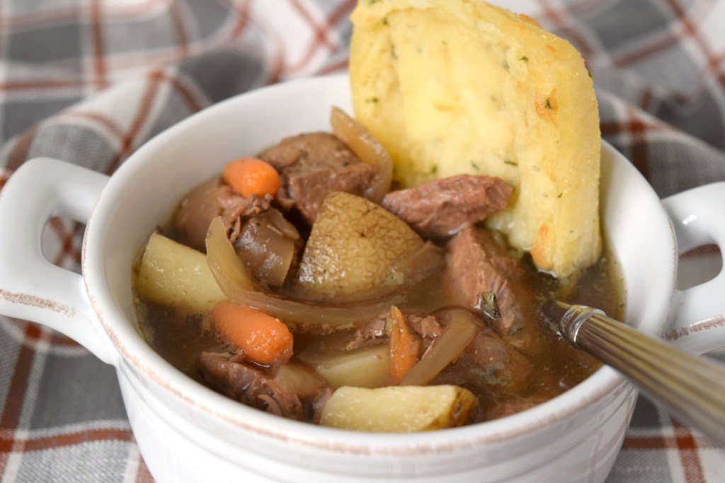 Enjoy these hearty family friendly crockpot soup and stew recipes this season.  They're easy to make dinner ideas that feed a crowd. 