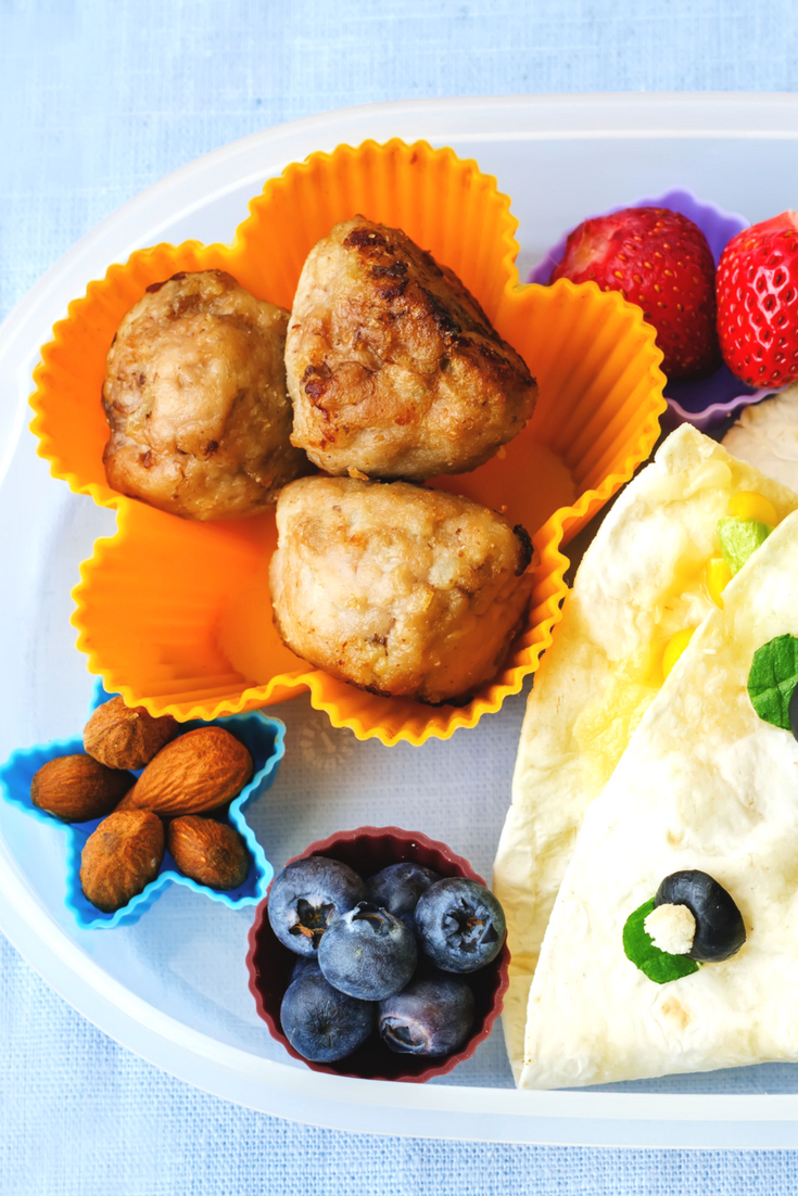 Looking for School Lunch Ideas for Kids?  Check out these fun and SUPER creative school lunch ideas that'll make your life easier!