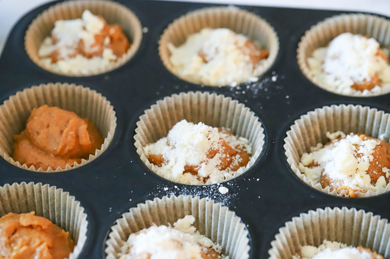 Pumpkin muffins with streusel topping