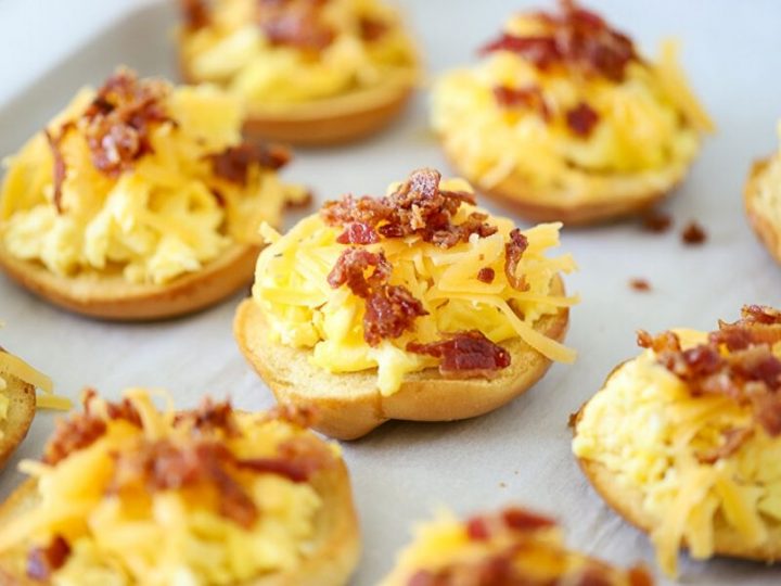 Easy Breakfast Pizza Bagels Suburban Simplicity