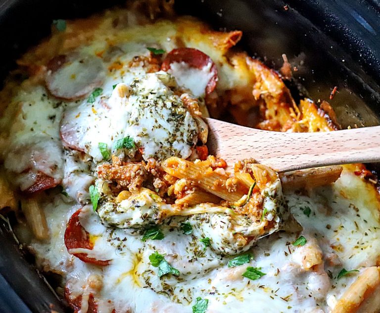 Crock Pot Pizza with Deep Dish Crust - Suburban Simplicity