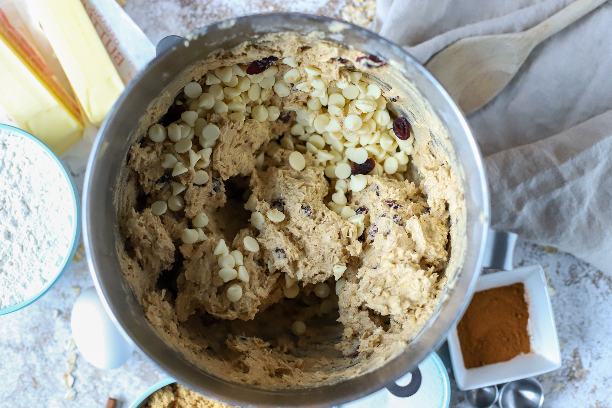 batter for oatmeal white chocolate cookies