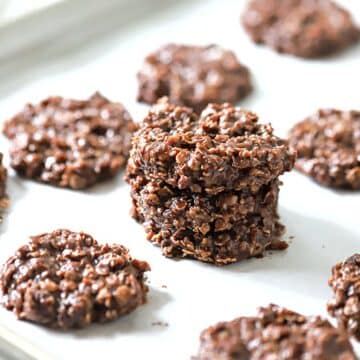 no-bake cookies in a stack.