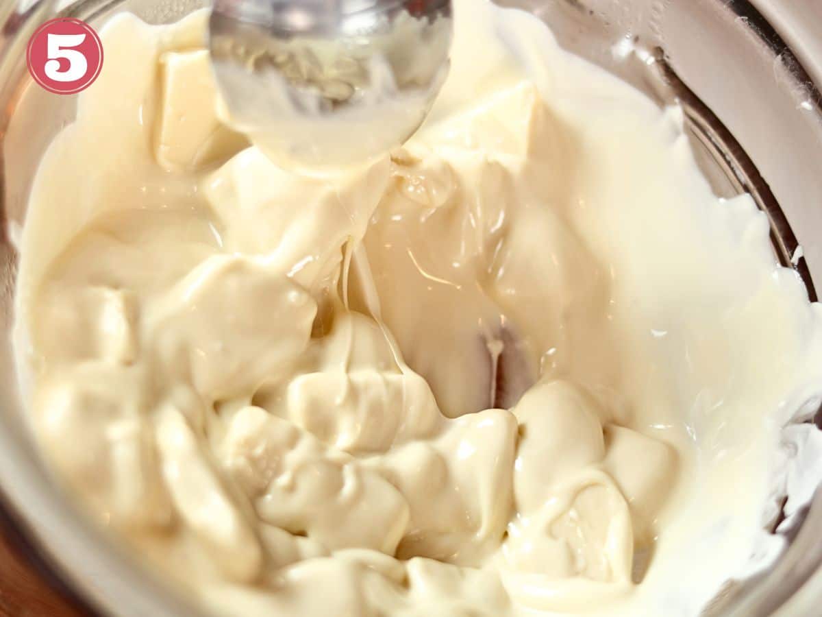 White chocolate melted in a bowl.